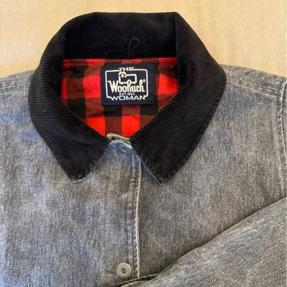 Vintage Woolrich Black Denim Chore Coat
Corduroy collar + cuffs - Buffalo plaid - Picture 5 of 13